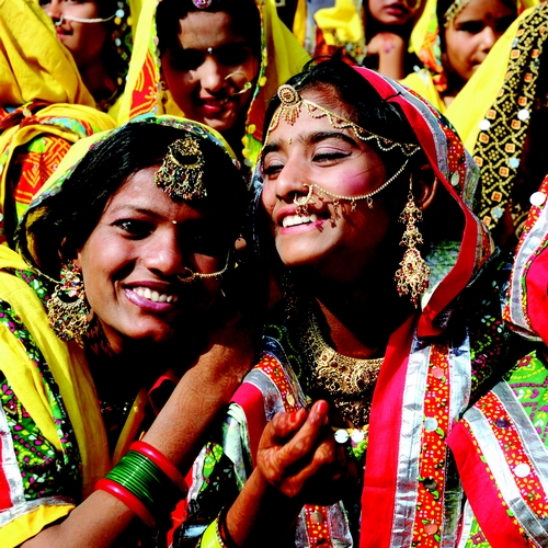 Traditioneel geklede vrouwen in Pushkar