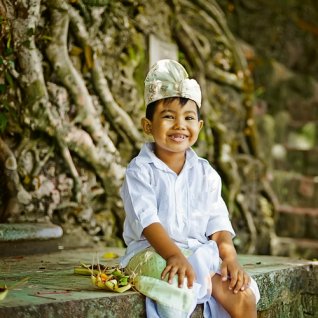 id_al_bali_jongetje_165641453.jpg