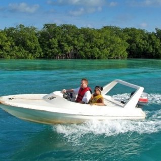 cu_al_vre_speedboat3.jpg