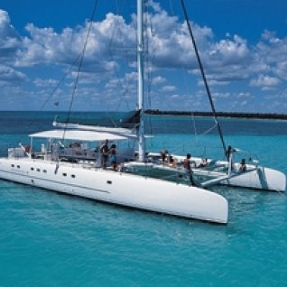 cu_al_vre_catamaran1.jpg