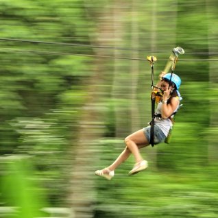 th_al_ziplinechiangmi.jpg