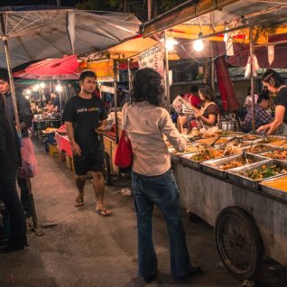 th_nighmarket2.jpg