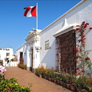 pe_al_limalarcomuseum.jpg
