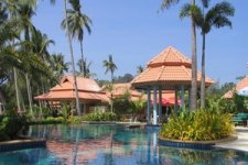300x200th_ac_kohchangparadisezw3.jpg