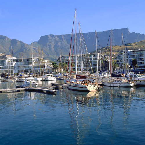 V&A Waterfront in Kaapstad, met daarachter de Tafelberg