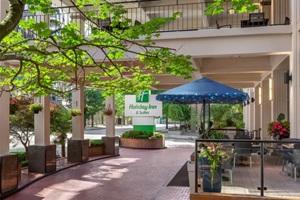 Holiday Inn & Suites Vancouver Downtown