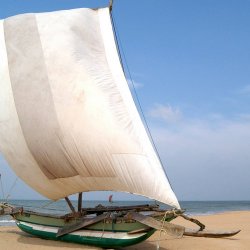 boot op het strand