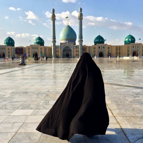 Qom Vrouw in Chador