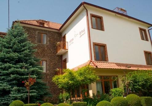 Hotel Mirav, exterieur