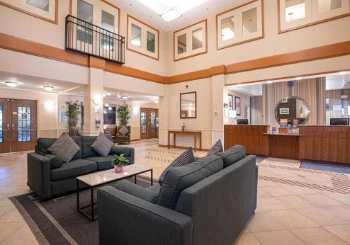Sandman Hotel & Suites Squamish, lobby