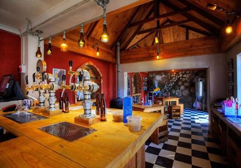 Tsitsikamma Village Inn, pub