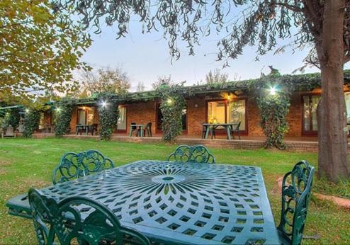 Airport Game Lodge, exterieur
