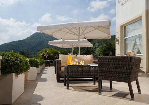 Chloe Hotel, terras
