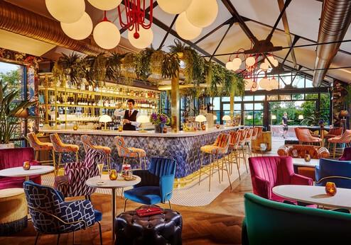 The Montenotte Hotel, pub