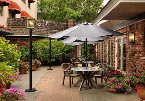 Royal Scot Hotel & Suites, terras