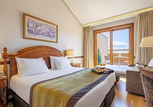 Exe Reina Isabel, kamer