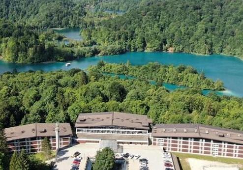 Hotel Jezero, omgeving