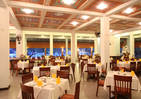 Club Palm Bay, restaurant
