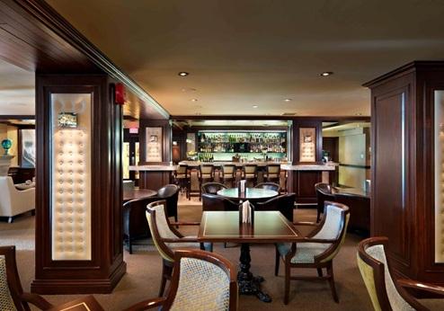 Chateau Victoria Hotel & Suites, bar