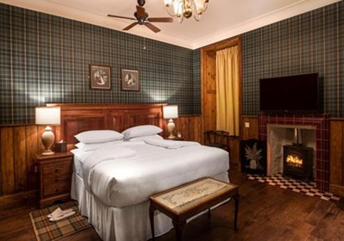 Whispering Pines Hotel, kamer