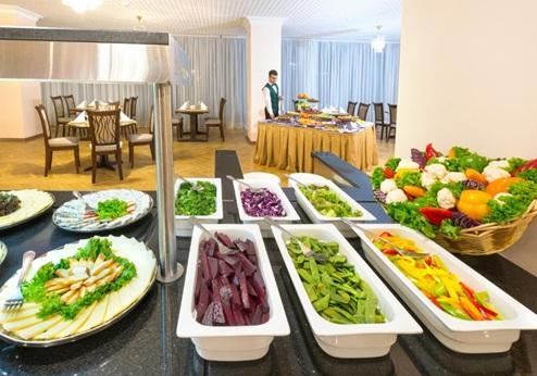 Ani Plaza Hotel, ontbijtbuffet
