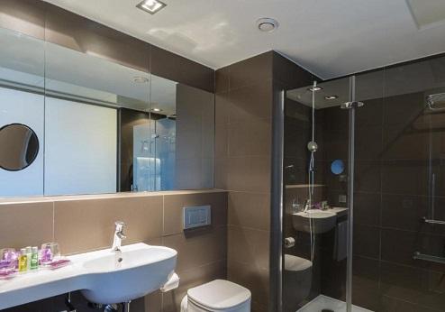 Ayre Gran Hotel Colón  - badkamer