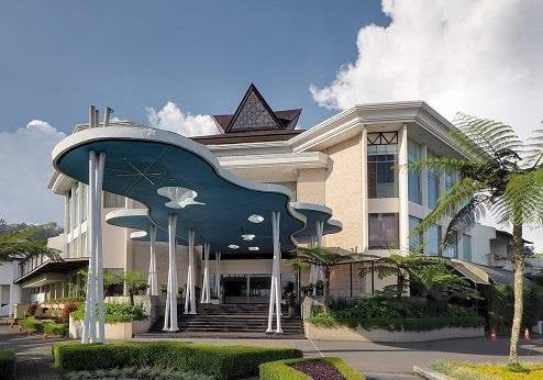 Mikie Holiday Resort, ingang