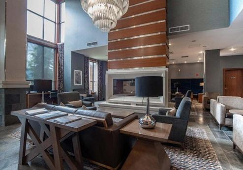 Sutton Place Hotel Revelstoke Mountain Resort, lounge