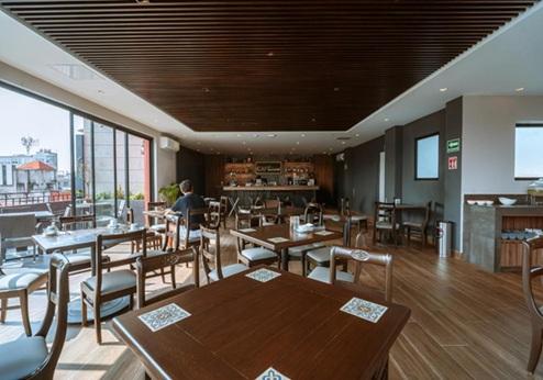 Canada Central & Rooftop, restaurant