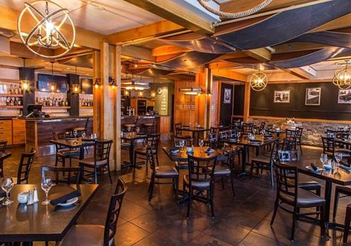 Prestige Hudson Bay Lodge Suites, restaurant