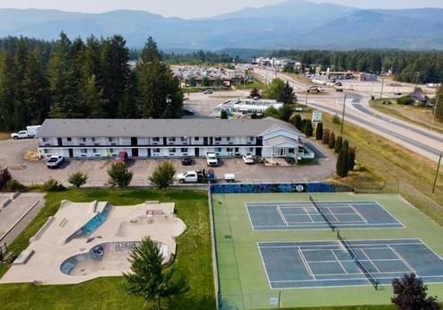 Super 8 by Wyndham Clearwater BC, overview