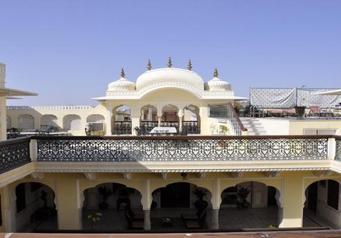 Khandela Haveli, hotel