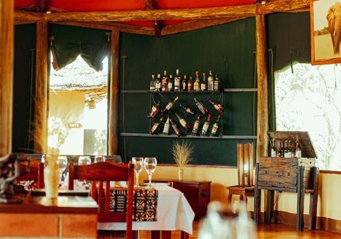 Kirurumu Under Canvas, restaurant