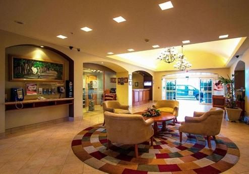 Sleep Inn Hotel Paseo Las Damas, lounge