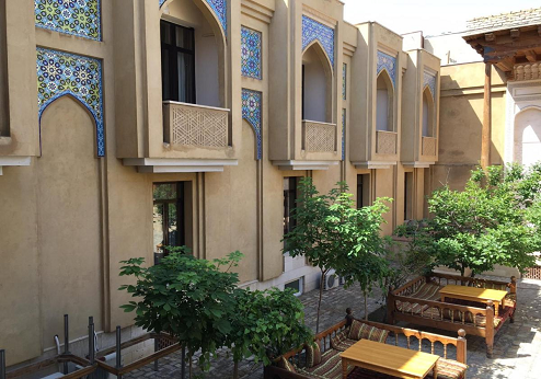 Omar Khayyam Hotel, binnenplaats 