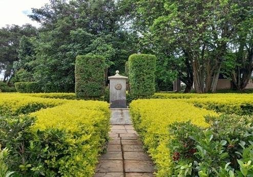 Nut Grove Manor, tuin