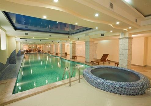 Hotel Dilijan Resort, zwembad