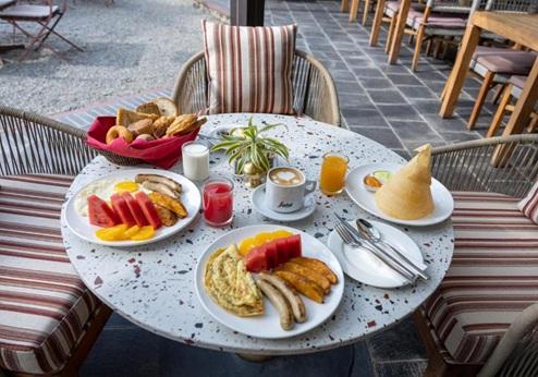 Temple Tree Resort & Spa, ontbijt