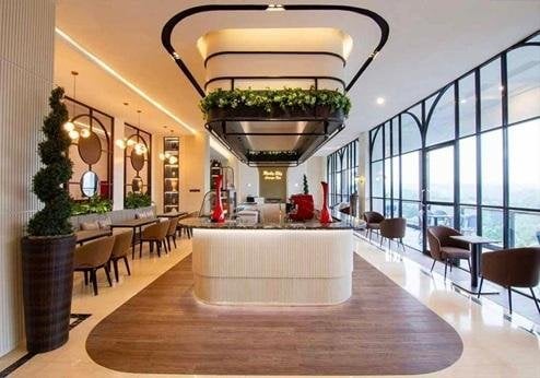 Grand Rocky Hotel, bar