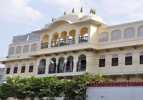 Khandela Haveli, voorgevel