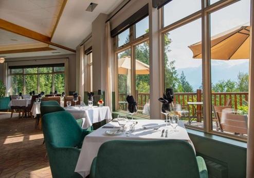Coast Hillcrest Hotel, restaurant