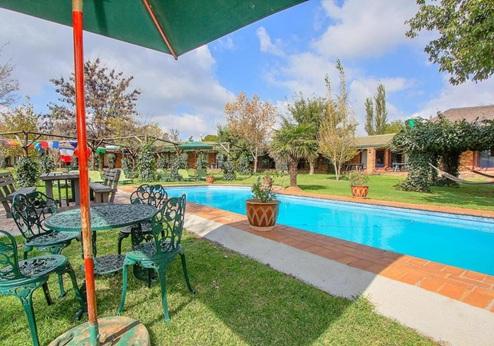 Airport Game Lodge, zwembad