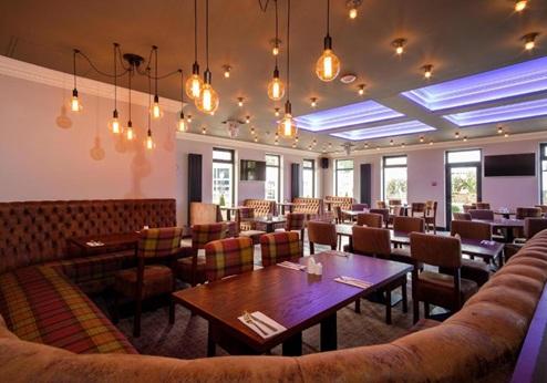 Adamson Hotel, restaurant