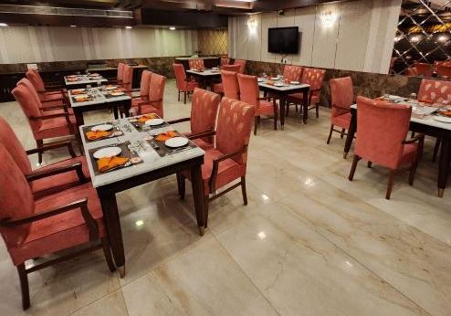 South Gate Delhi, restaurant