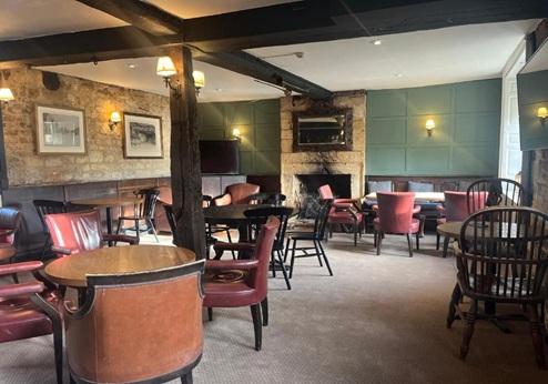 Noel Arms Hotel, restaurant