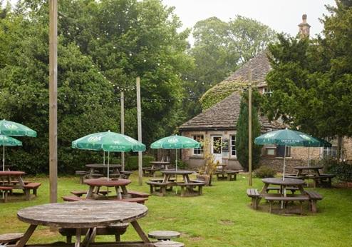 Hunters Hall Inn, terras