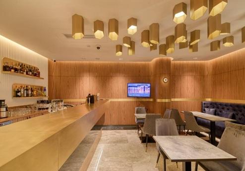 Hayasa Hotel, bar