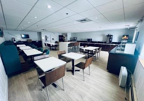 Clarion Suites Anchorage Downtown, ontbijtzaal