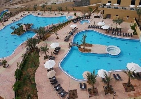 Grand East Resort & Spa, zwembad