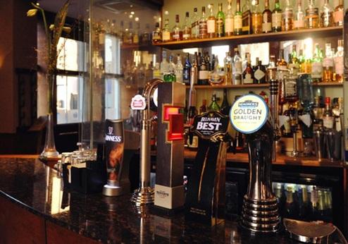 Royal Highland Hotel, Bar